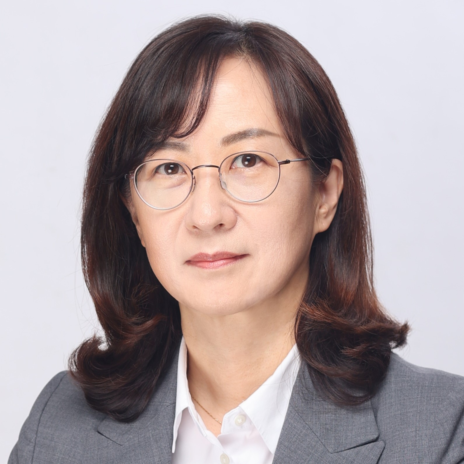 이윤정 회장님 사진